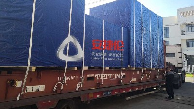 墨西哥天納克訂購(gòu)的自動(dòng)滾膠機(jī)和襯套專(zhuān)用自動(dòng)涂膠機(jī)已發(fā)貨